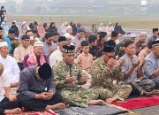 Satgas Kahurtla TNI Gelar Sholat Istisqo dan Sosialisasi di Melawi
